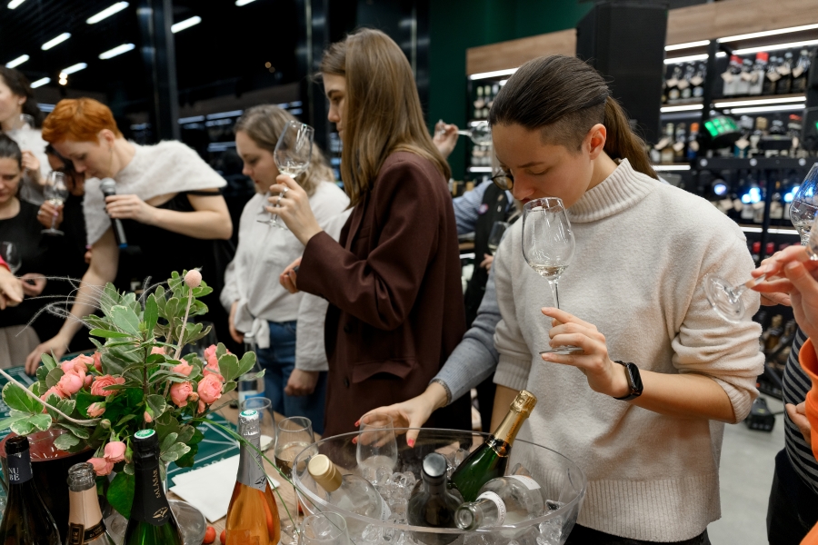 ISSI Spirits открыли вторую в Москве винотеку Deli Vino 