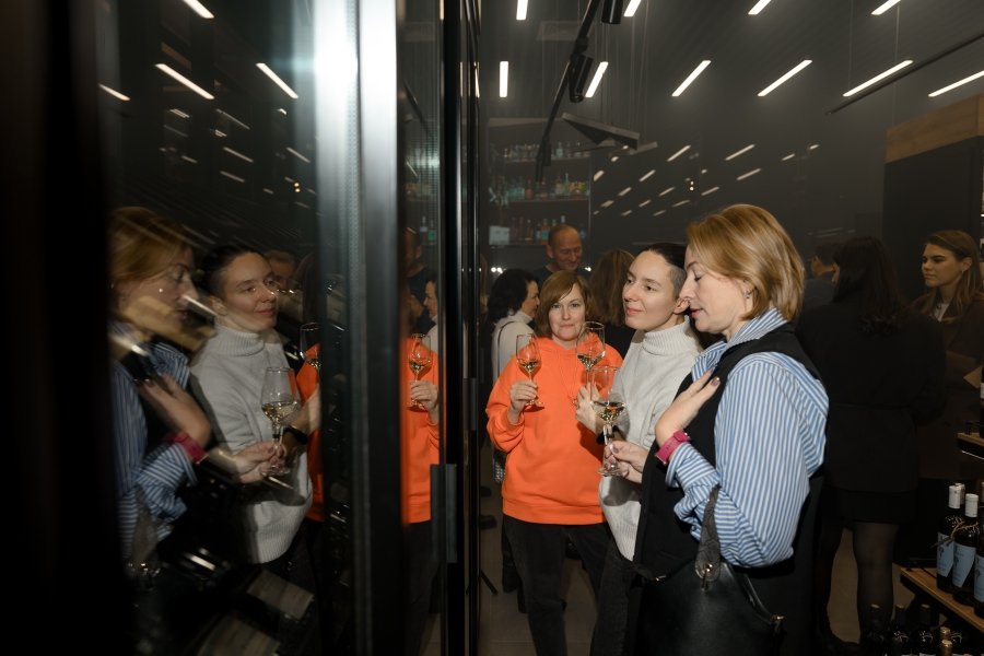 ISSI Spirits открыли вторую в Москве винотеку Deli Vino 