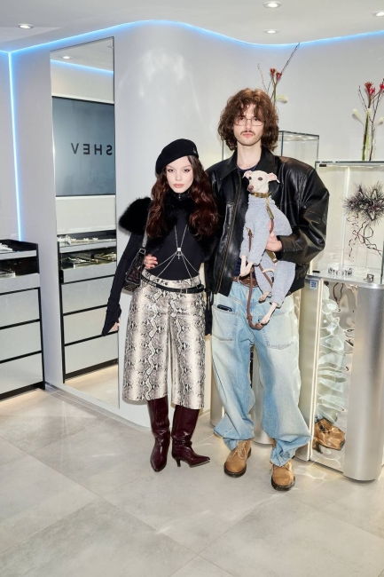 ISSI Spirits на презентации во флагманском магазине  RUSHEV